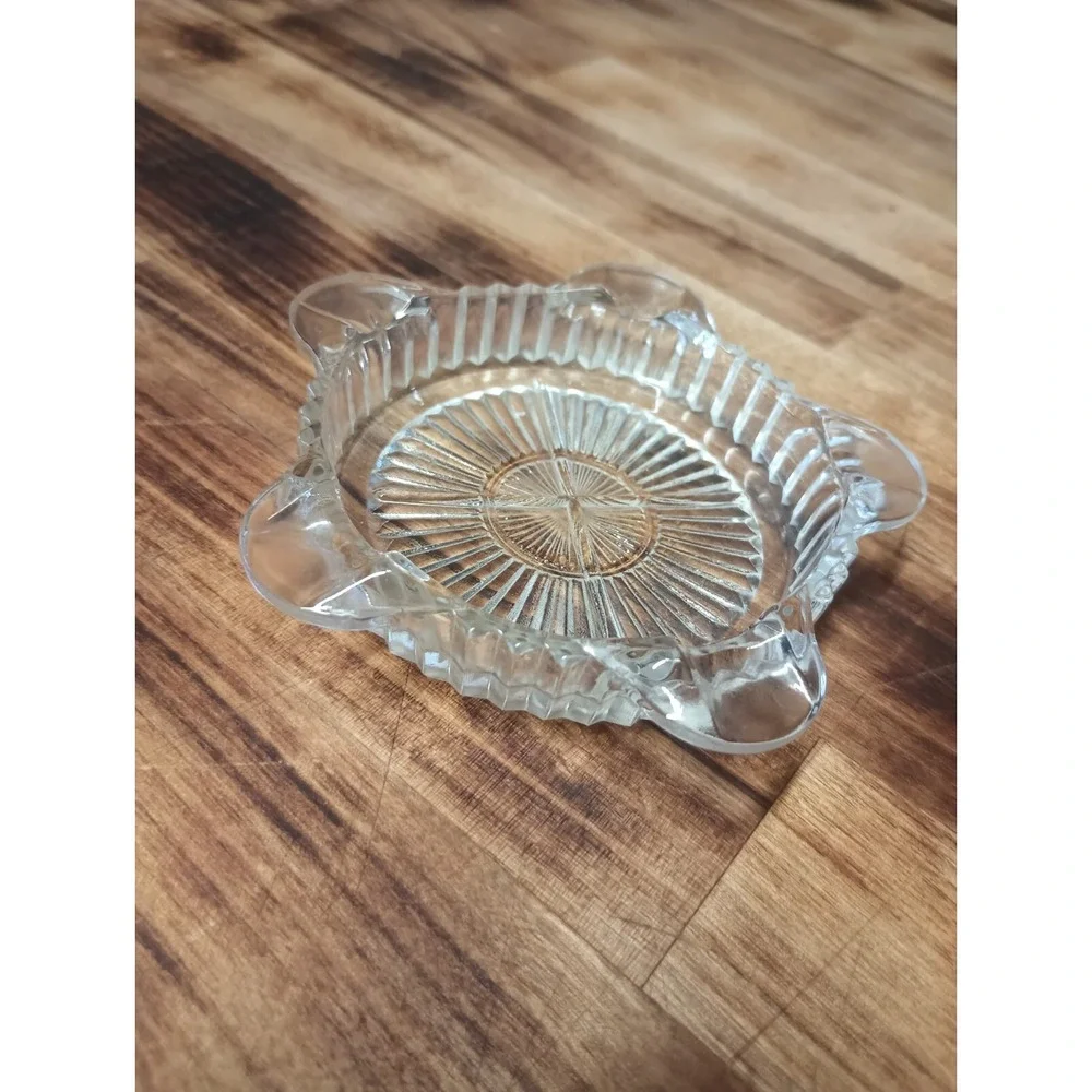 Vintage Clear Glass Ash Tray Star‎ Ribbed 3